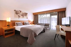 Van der Valk Hotel: Clean, Friendly Staff, and Convenient Amenities