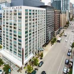 Hyatt Place Chicago/River North Hotel: Central Location, Spacious Rooms, and Friendly Staff Impress Guests