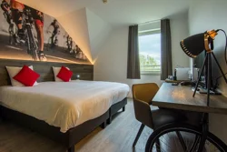 Discover Hotel Velotel Brugge: A Gem for Cyclists & Families