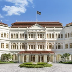 Luxurious Iconic Experience at Raffles Singapore