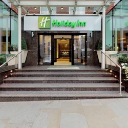 Holiday Inn London - Kensington High St. Mixed Reviews Summary