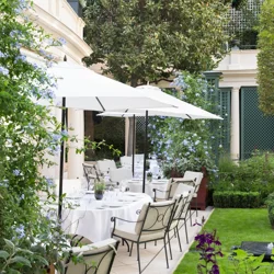 Luxurious Elegance and Exceptional Dining: Le Bristol Paris Reviews