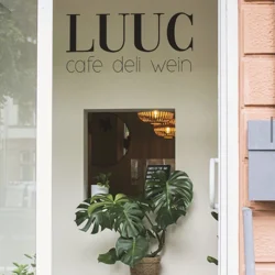 Unveil LUUC Café's Customer Insights & Dining Experience