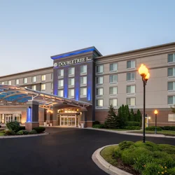 Exceptional Service and Comfortable Stay at DoubleTree by Hilton Chicago Midway Airport