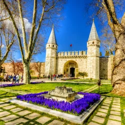 Discover the Magnificence of Topkapi Palace in Istanbul