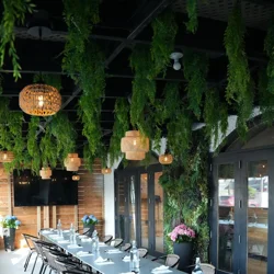 Mixed Reviews Highlight Food Quality vs. Service Issues at Fursat Restaurant