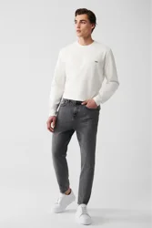 Mixed Reviews for Avva Erkek Siyah Oslo Jeans: Style vs. Fit Issues