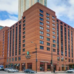 Embassy Suites Chicago Downtown: Mixed Reviews & Service Concerns