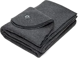 Mixed Reviews for Arcturus Military Wool Blanket: Quality and Odor Concerns