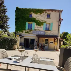 Discover What Customers Love About L’aparté