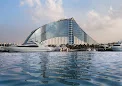 Mixed Reviews for Jumeirah Beach Hotel in Dubai