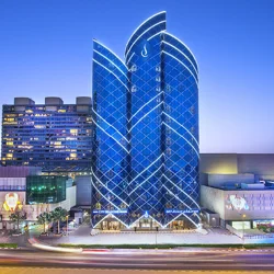 City Seasons Towers Hotel Dubai: Mixed Reviews and Notable Highlights