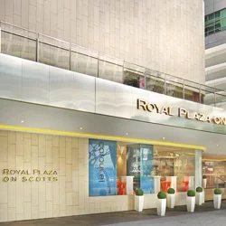 Royal Plaza on Scotts Singapore: Prime Location, Friendly Staff & Varied Buffet