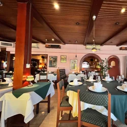 Le Montparnasse Restaurant: French & Italian Cuisine Excellence in Abidjan