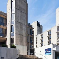 Unlock Guest Insights: Travelodge London Covent Garden Review Analysis