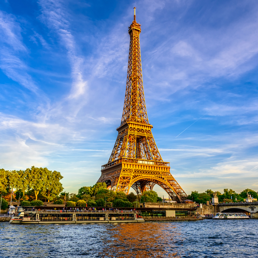Experience the Iconic and Mesmerizing Eiffel Tower in Paris