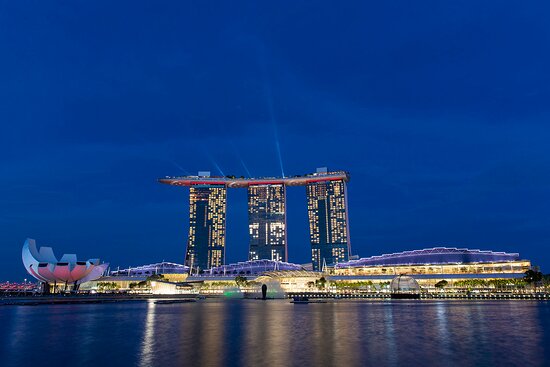 Marina Bay Sands - A Luxurious and Impressive Hotel in Singapore